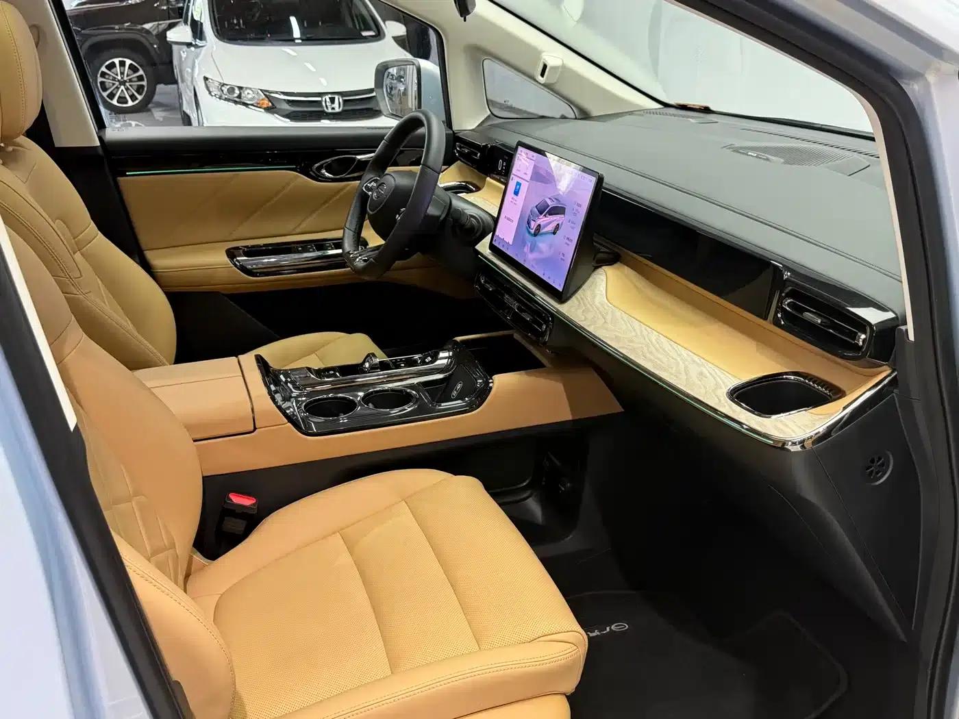 Trumpchi E8 PHEV 2024 Model 150km MAX+ — миниатюра 19