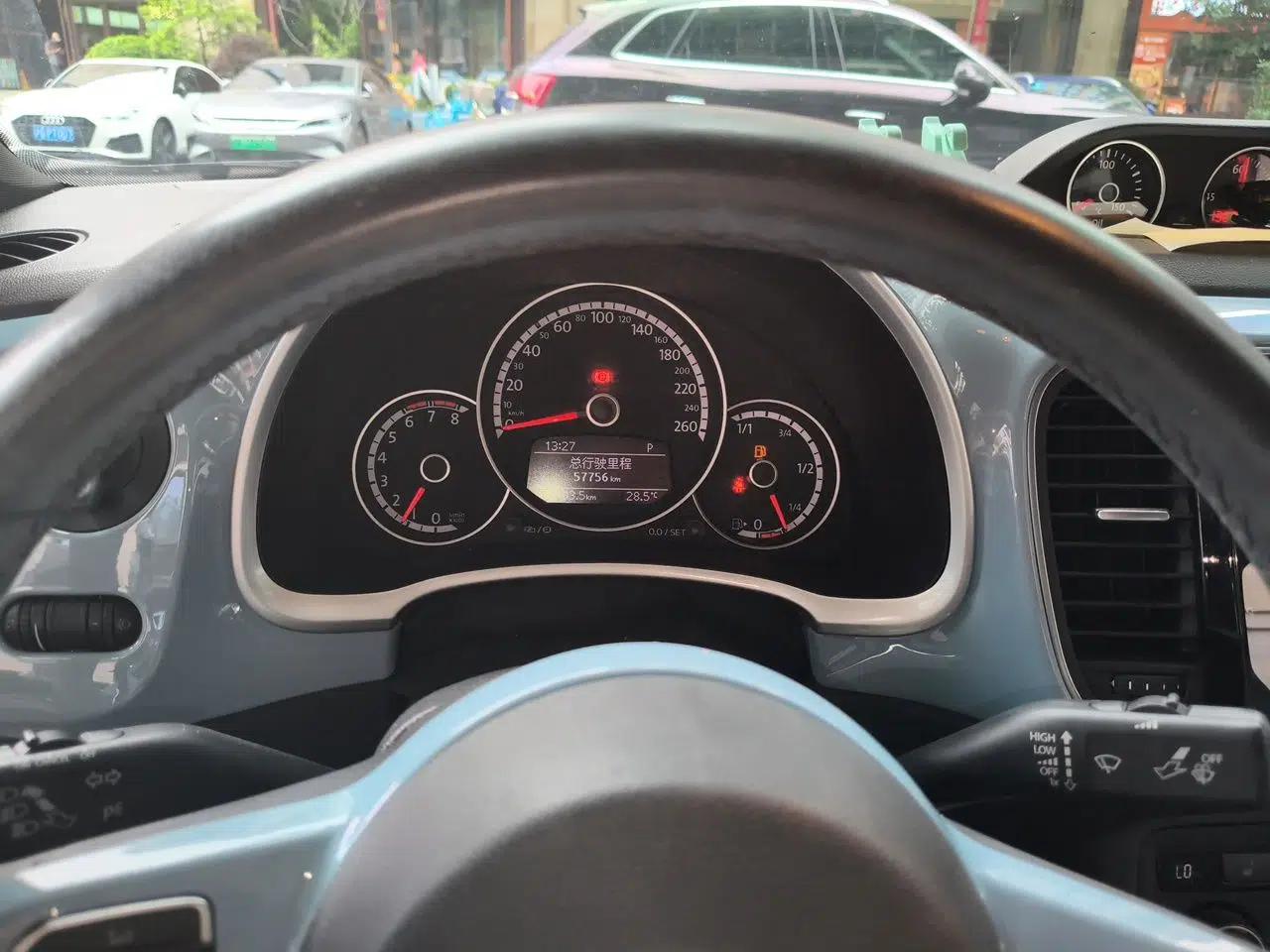 Volkswagen Beetle 2014 1.4TSI R-Line — миниатюра 11