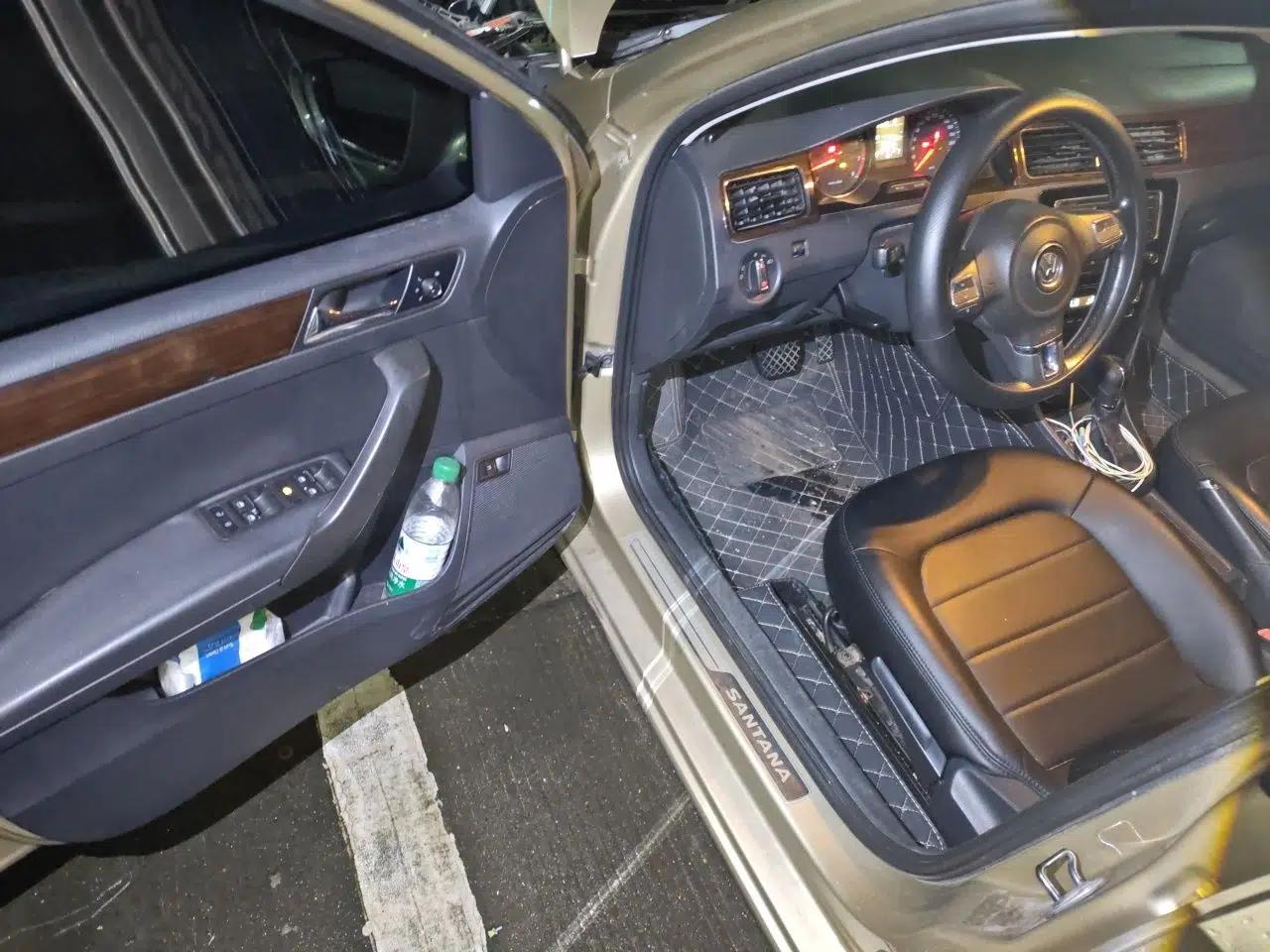 Volkswagen Santana 2013 1.6L Automatic Luxury Edition — миниатюра 16
