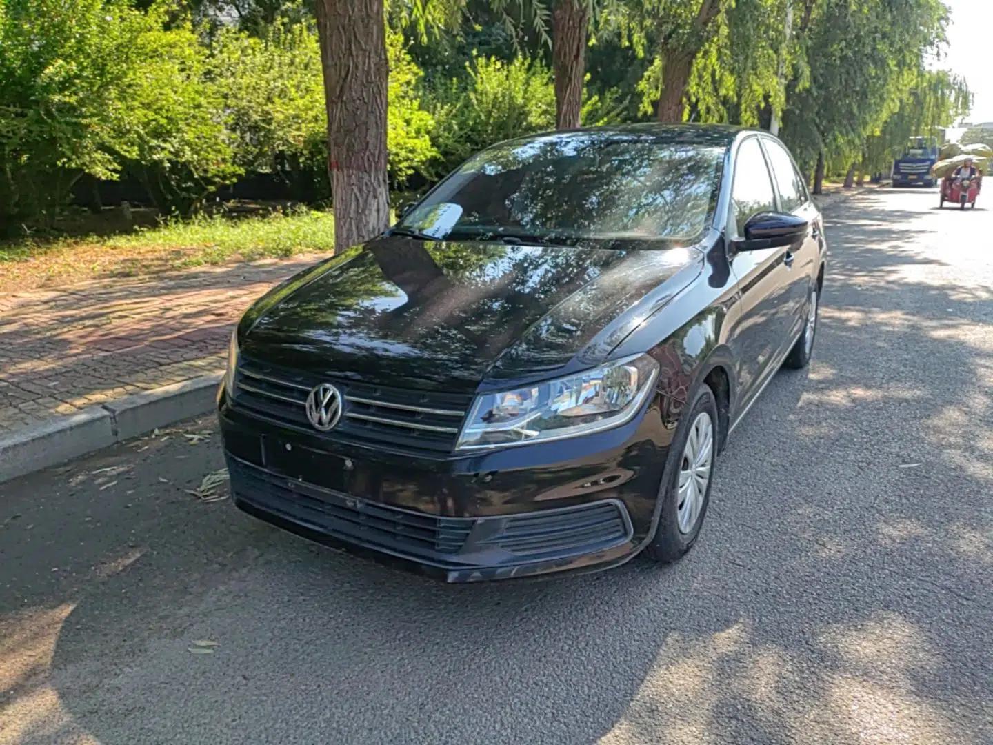 Volkswagen Santana 2016 1.6L Manual Fashion Edition — миниатюра 1