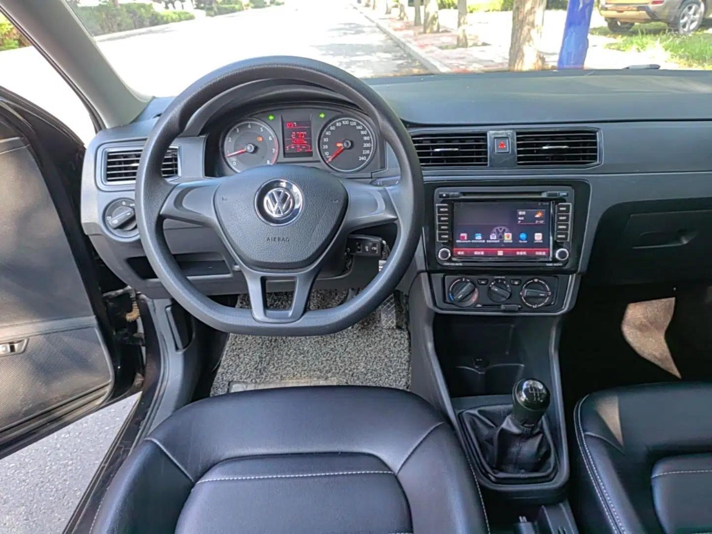 Volkswagen Santana 2016 1.6L Manual Fashion Edition — миниатюра 13