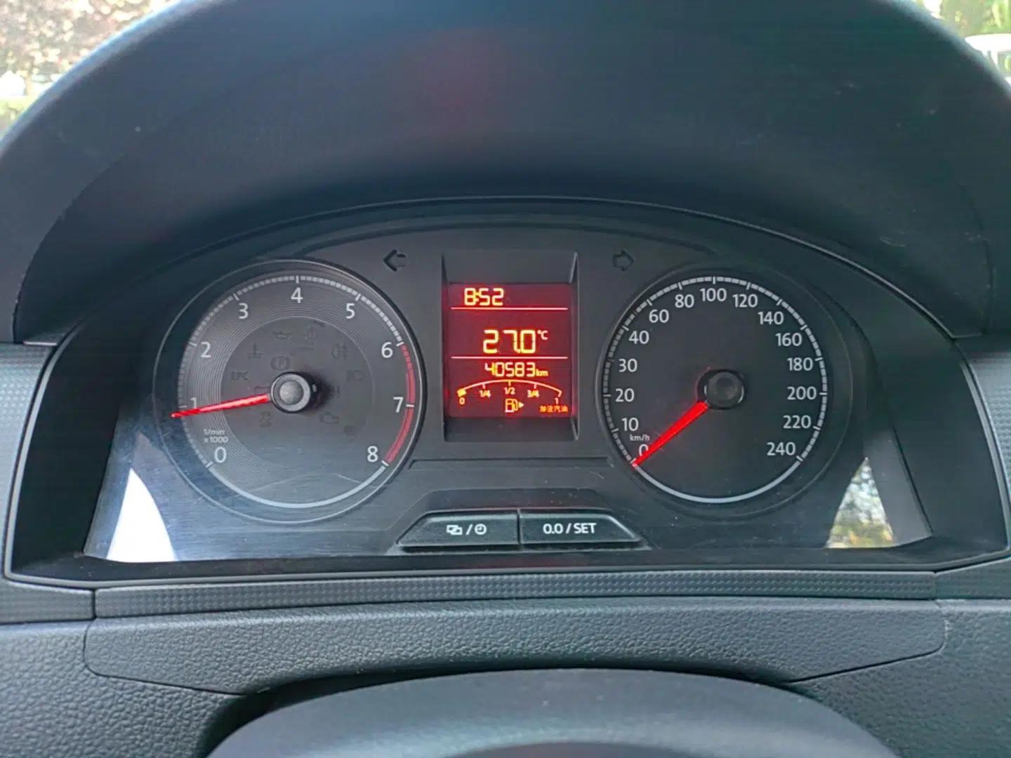 Volkswagen Santana 2016 1.6L Manual Fashion Edition — миниатюра 14
