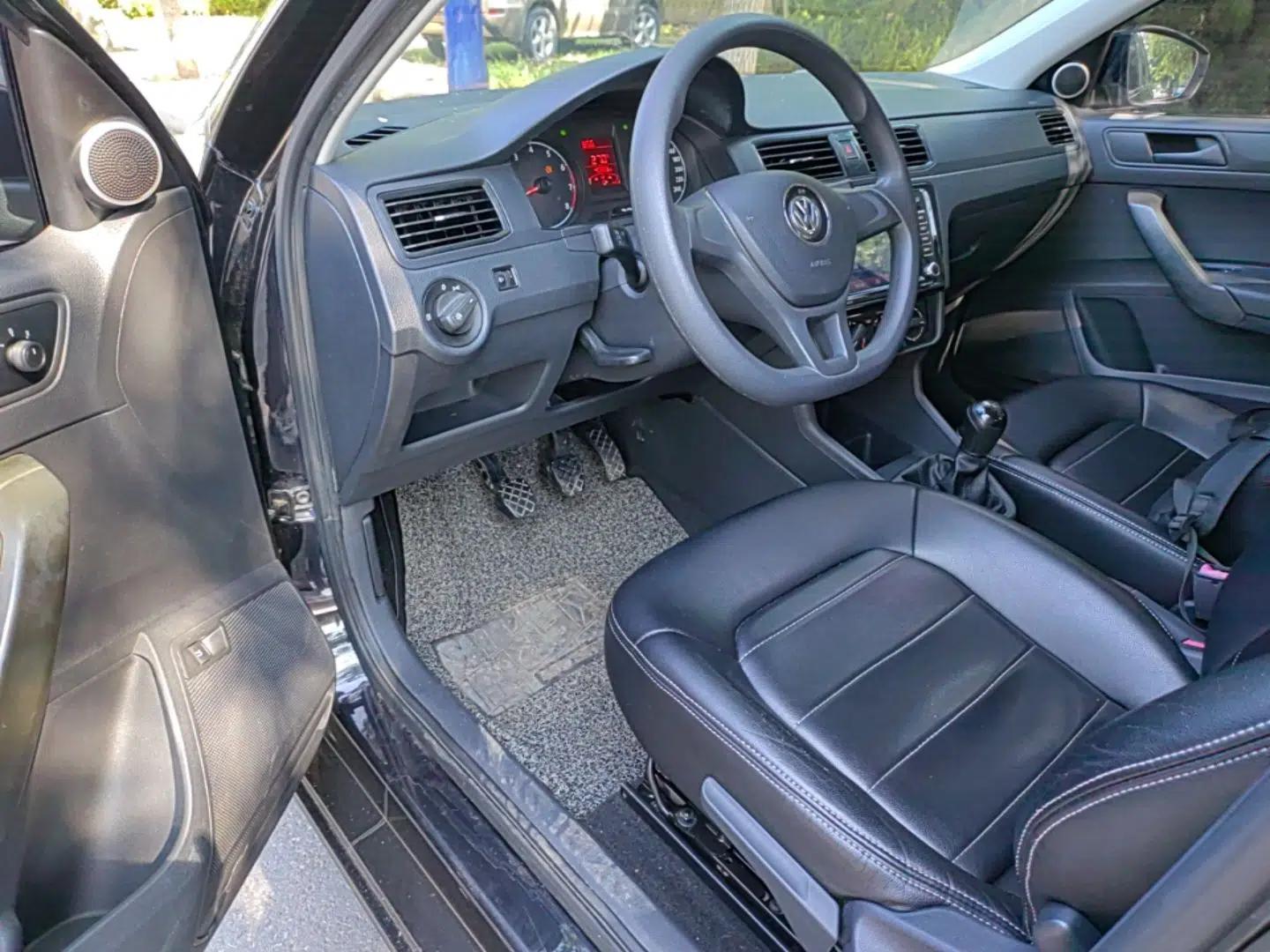 Volkswagen Santana 2016 1.6L Manual Fashion Edition — миниатюра 18