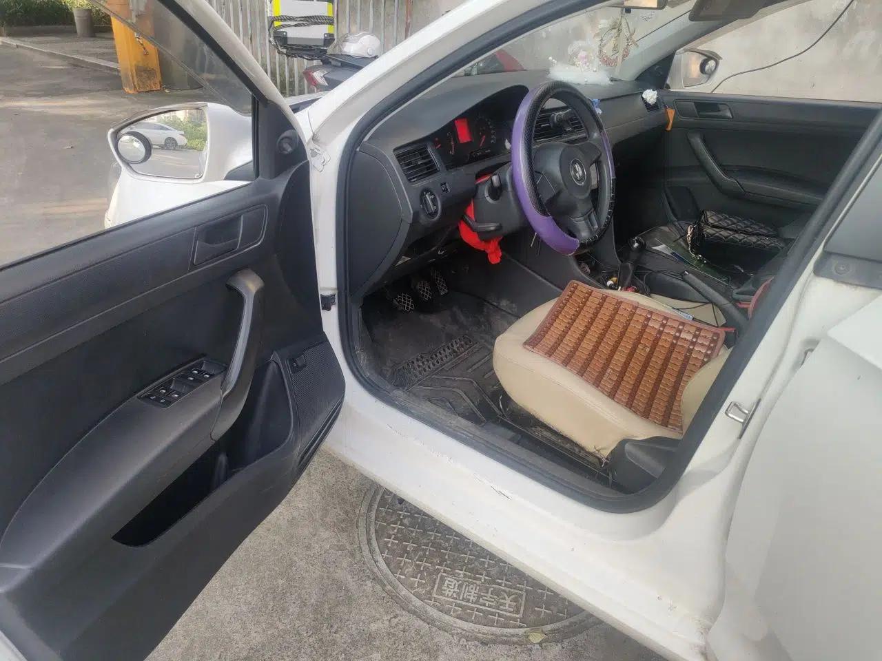 Volkswagen Santana 2015 1.6L Manual Fashion Edition — миниатюра 16