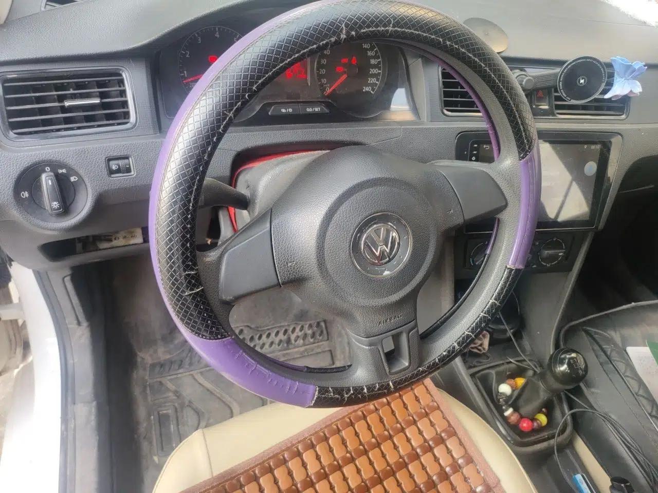 Volkswagen Santana 2015 1.6L Manual Fashion Edition — миниатюра 10