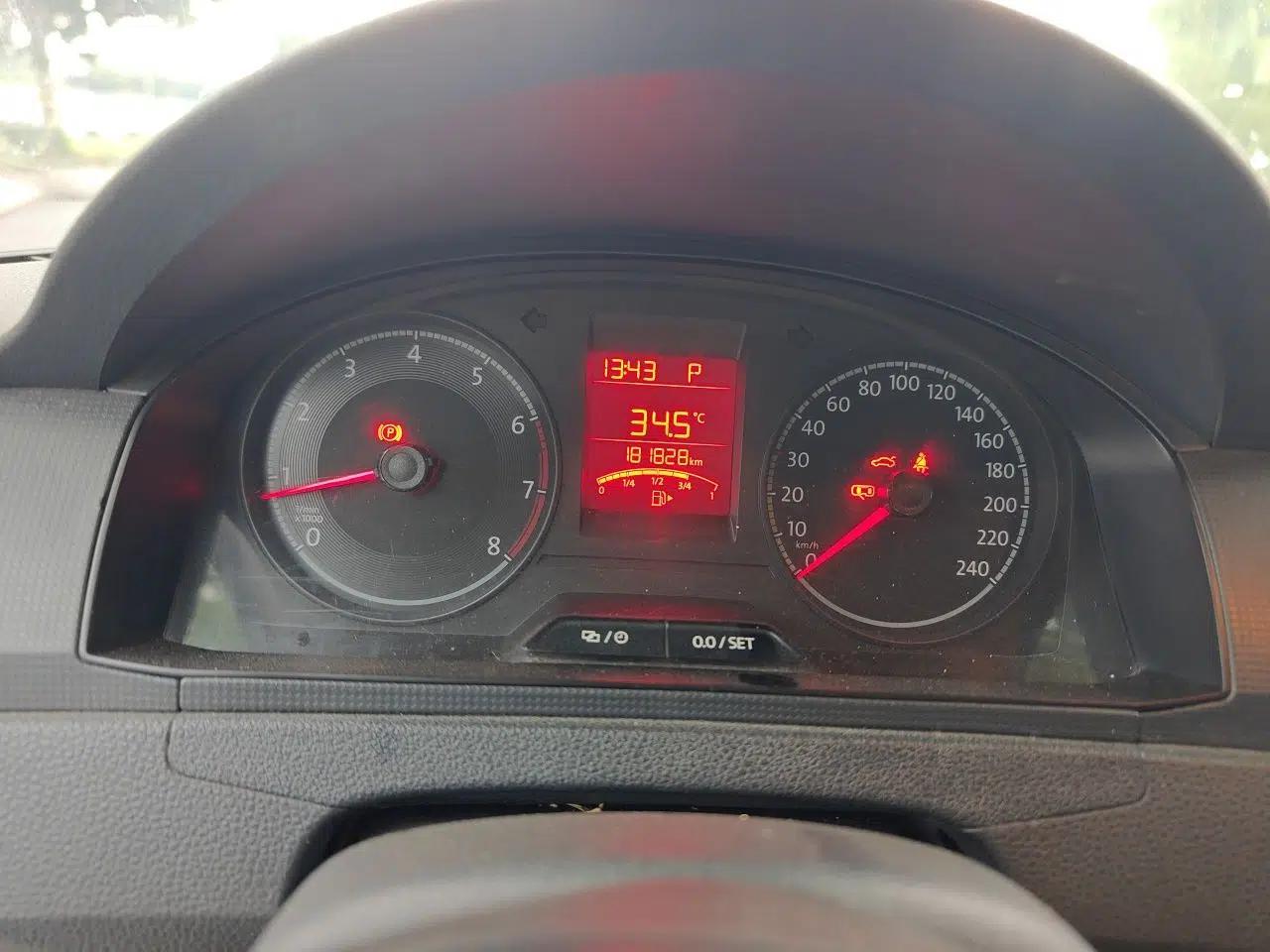 Volkswagen Santana 2016 1.6L Automatic Fashion Edition — миниатюра 11