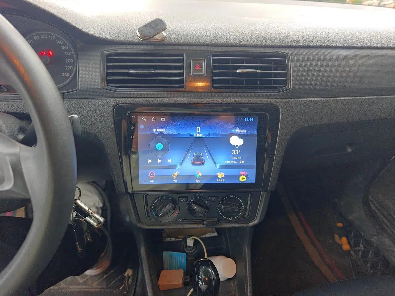 Volkswagen Santana 2016 1.6L Automatic Fashion Edition — миниатюра 13