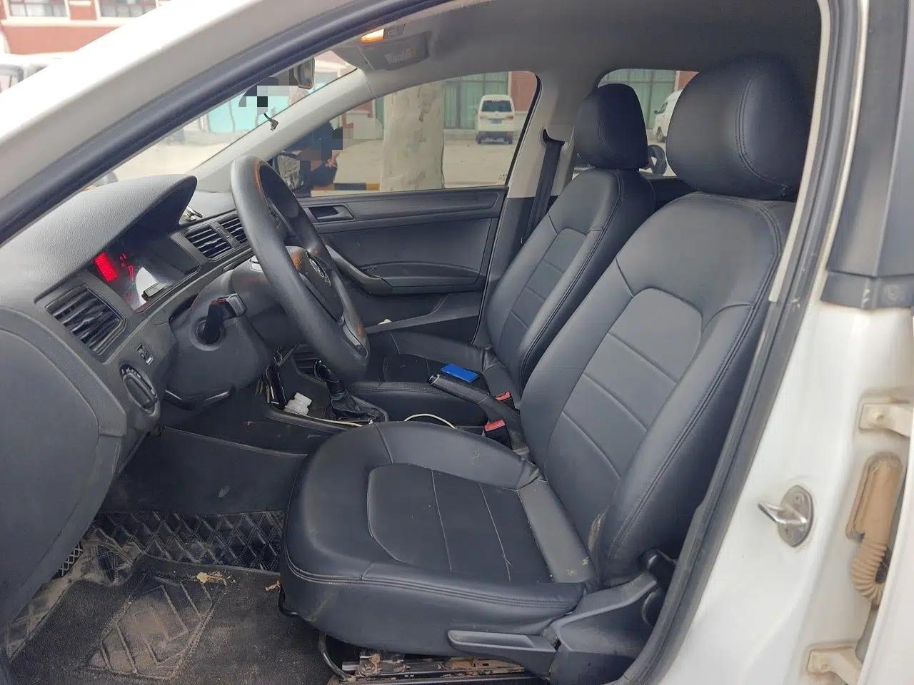 Volkswagen Santana 2016 1.6L Automatic Fashion Edition — миниатюра 15