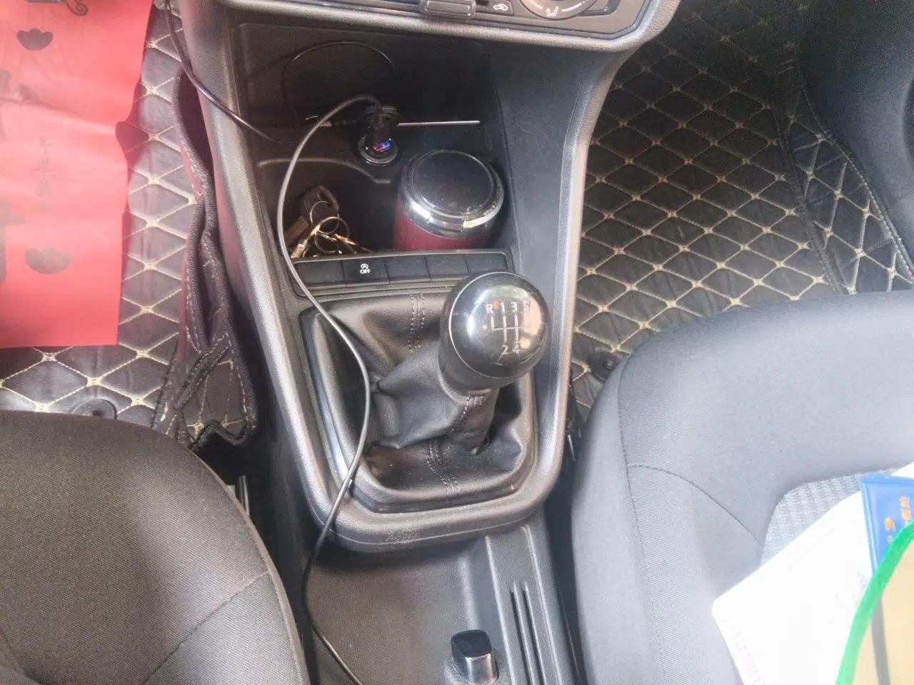 Volkswagen Santana 2018 1.5L Manual Fashion Edition — миниатюра 14