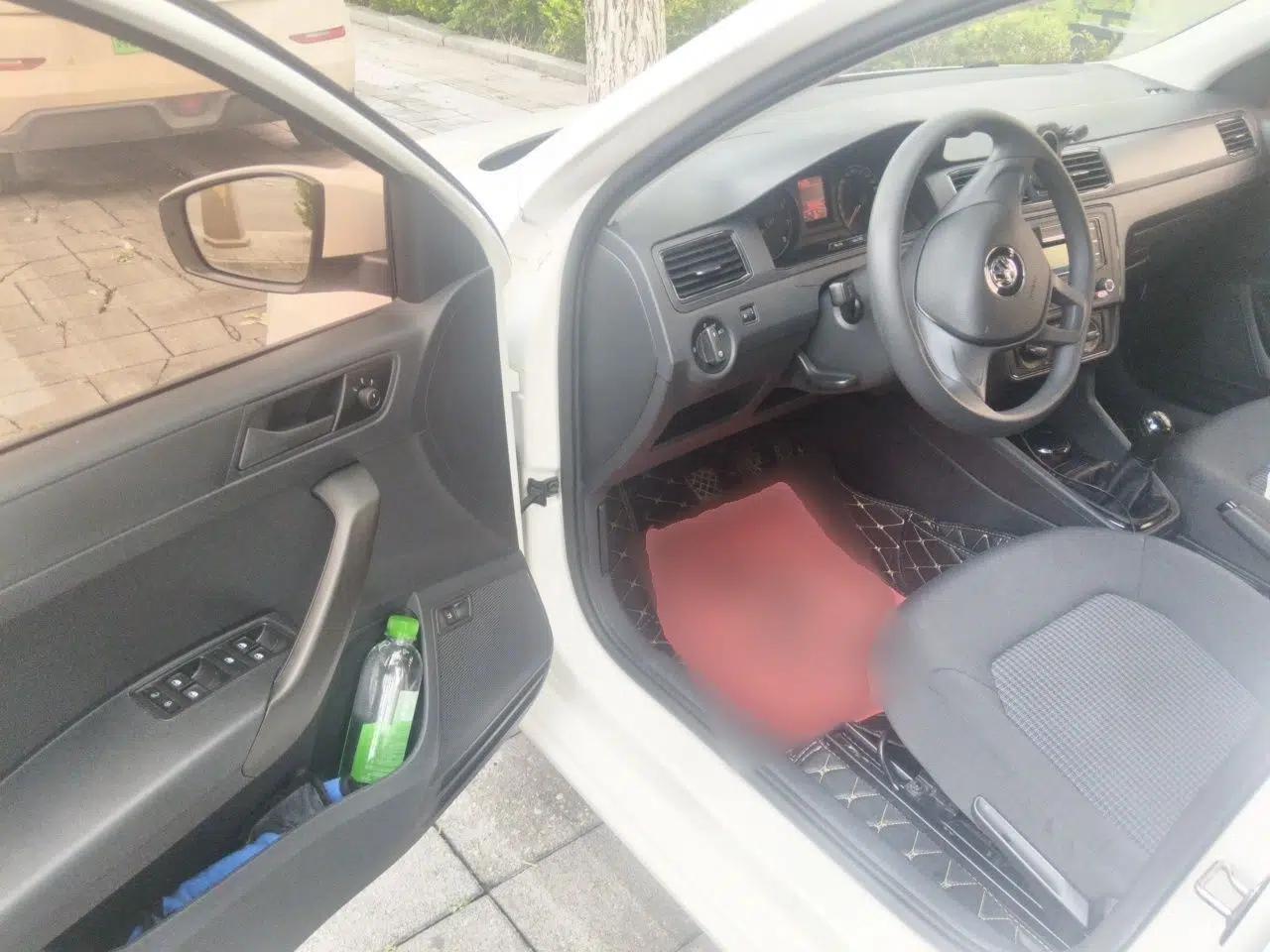 Volkswagen Santana 2018 1.5L Manual Fashion Edition — миниатюра 16