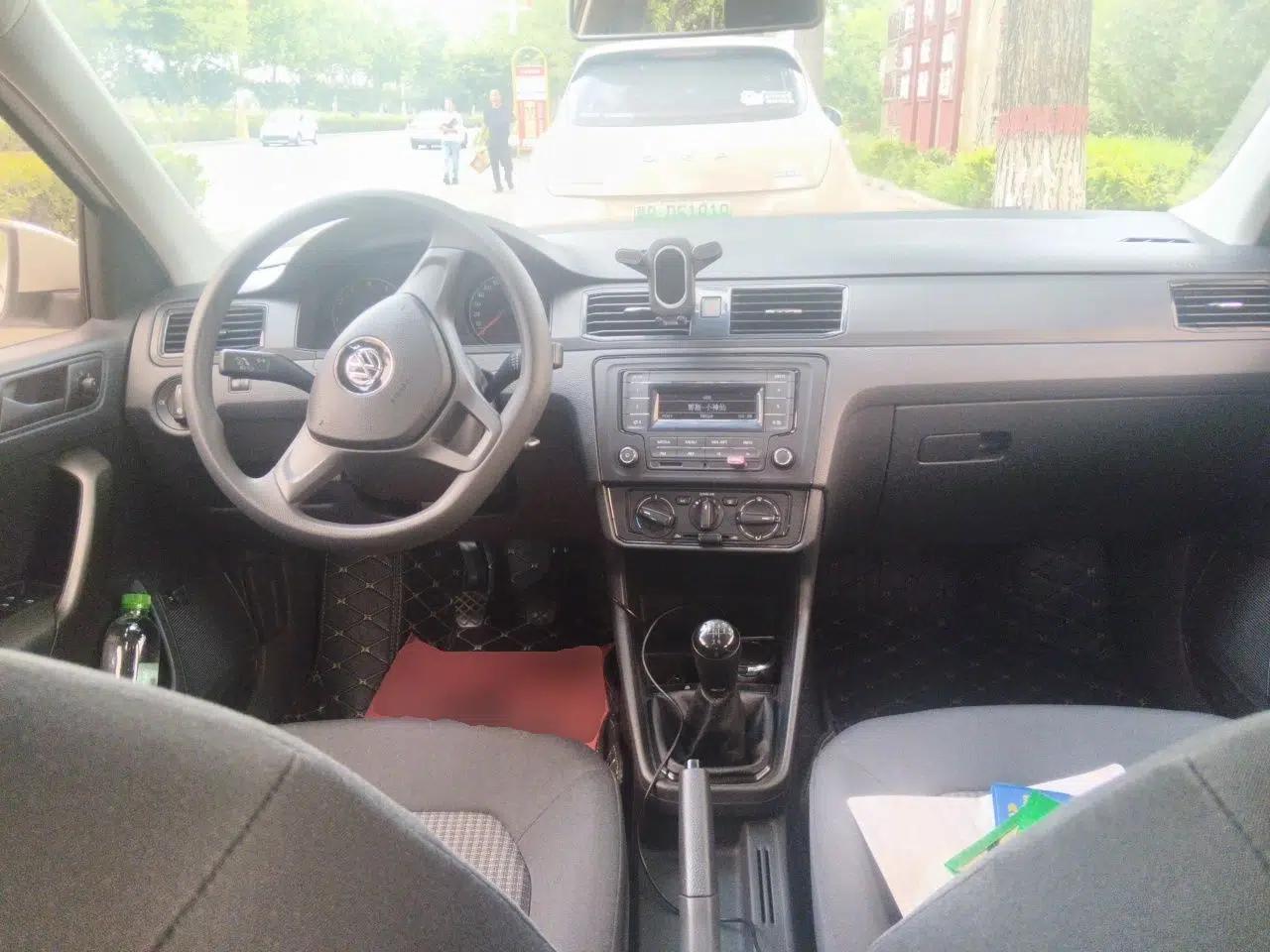 Volkswagen Santana 2018 1.5L Manual Fashion Edition — миниатюра 9