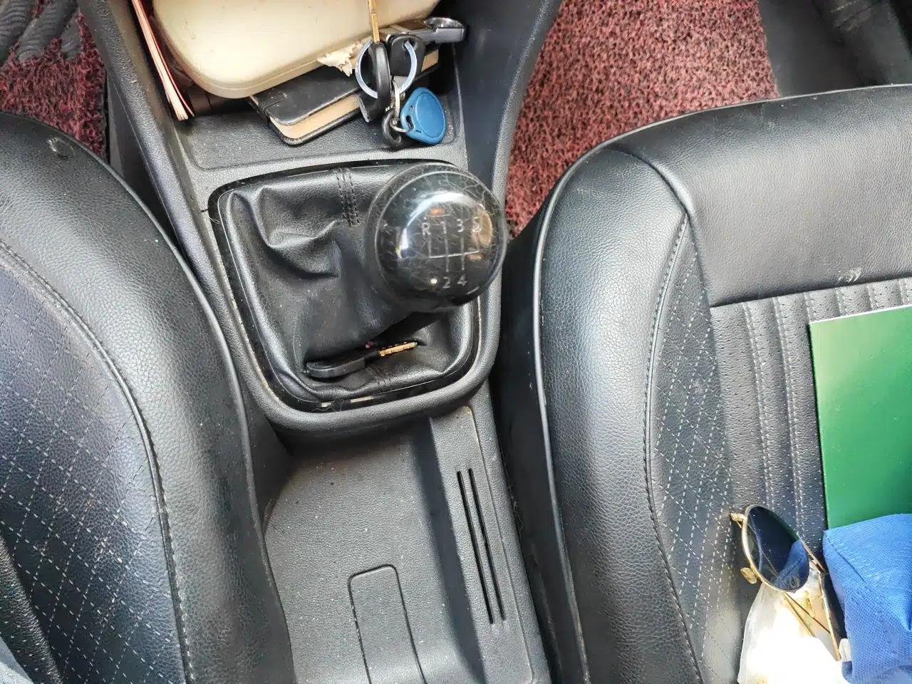 Volkswagen Santana 2013 1.6L Manual Fashion Edition — миниатюра 14