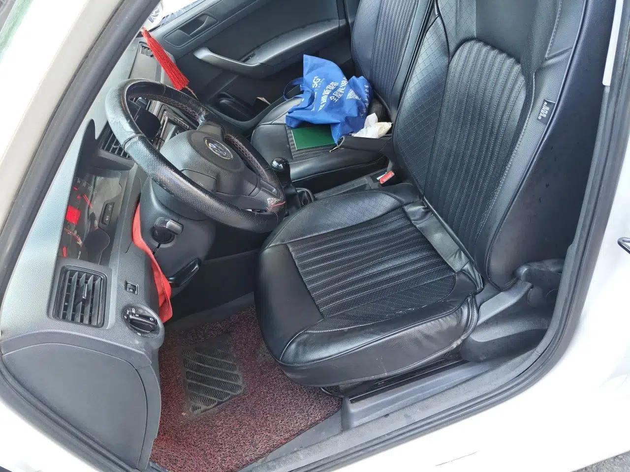 Volkswagen Santana 2013 1.6L Manual Fashion Edition — миниатюра 15
