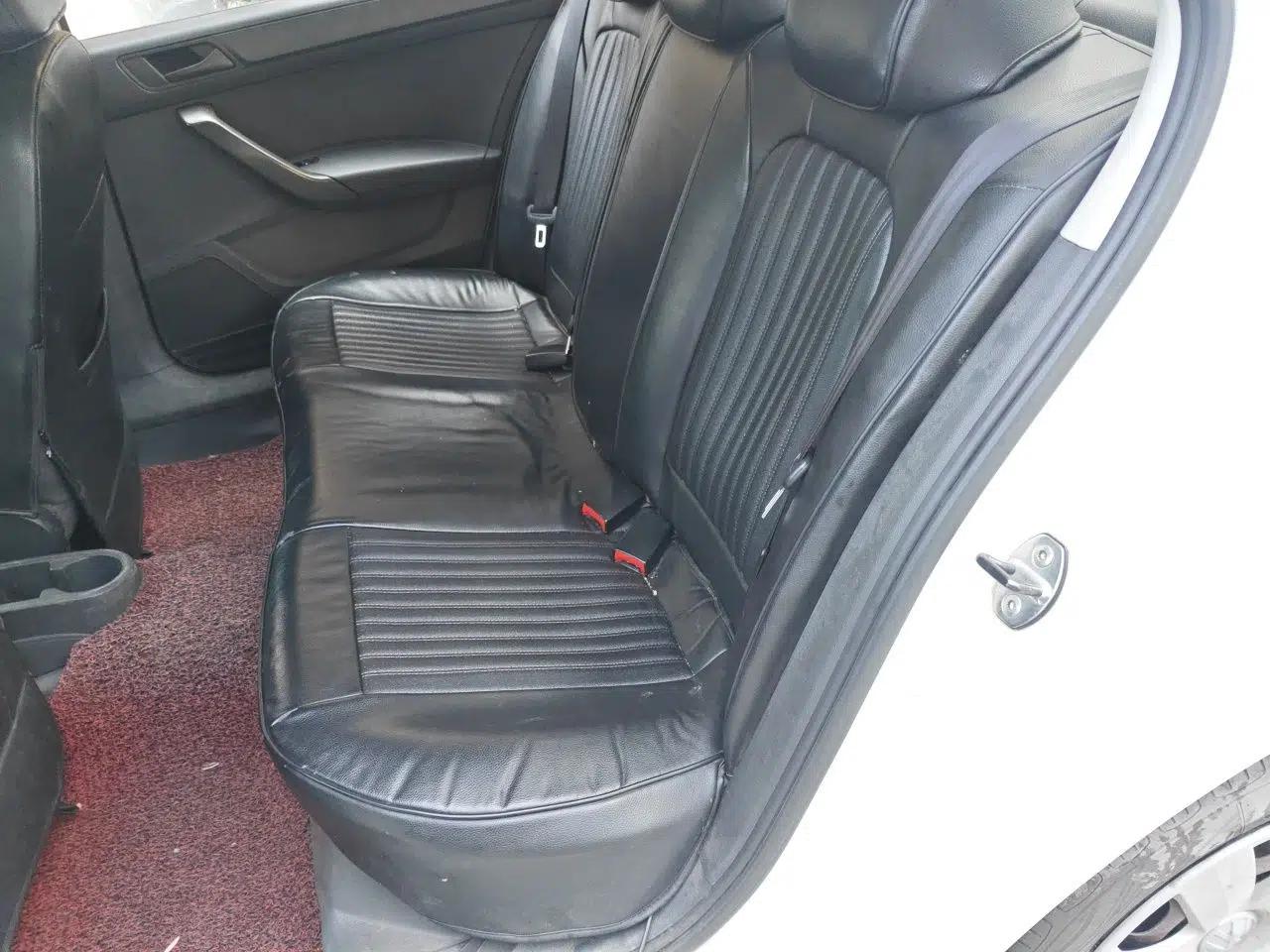 Volkswagen Santana 2013 1.6L Manual Fashion Edition — миниатюра 17