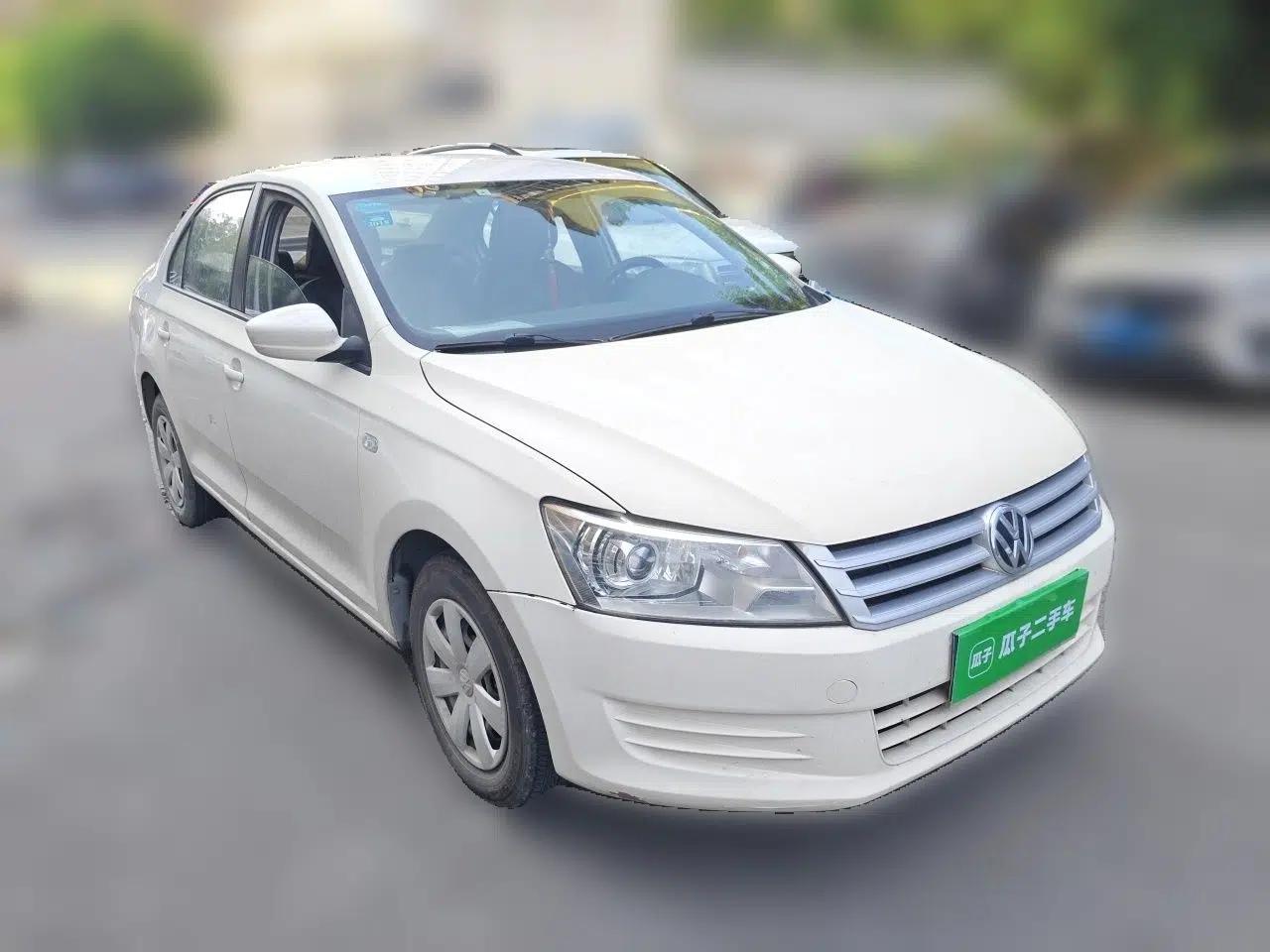 Volkswagen Santana 2013 1.6L Manual Fashion Edition — миниатюра 3