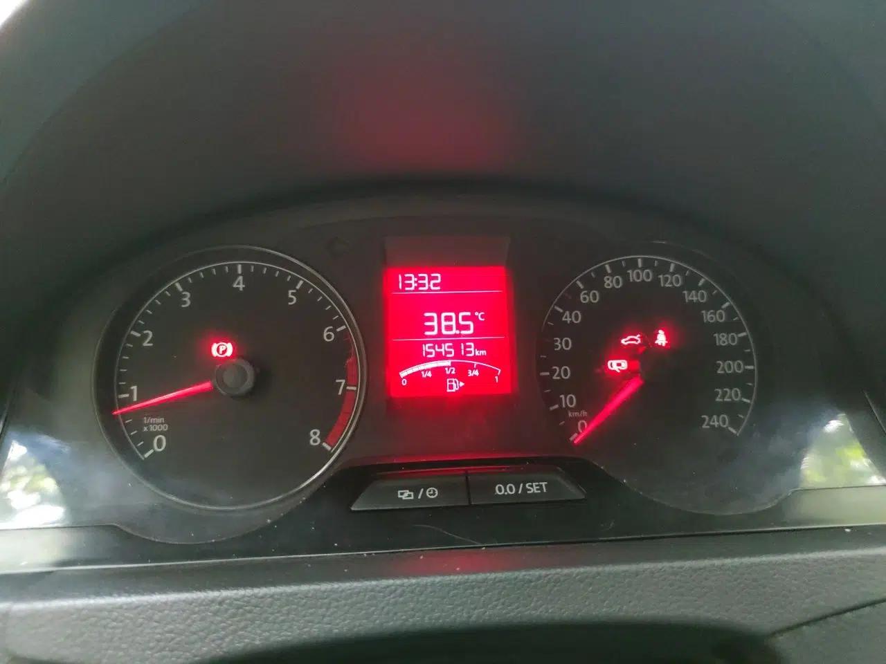 Volkswagen Santana 2015 1.6L Manual Fashion Edition — миниатюра 11