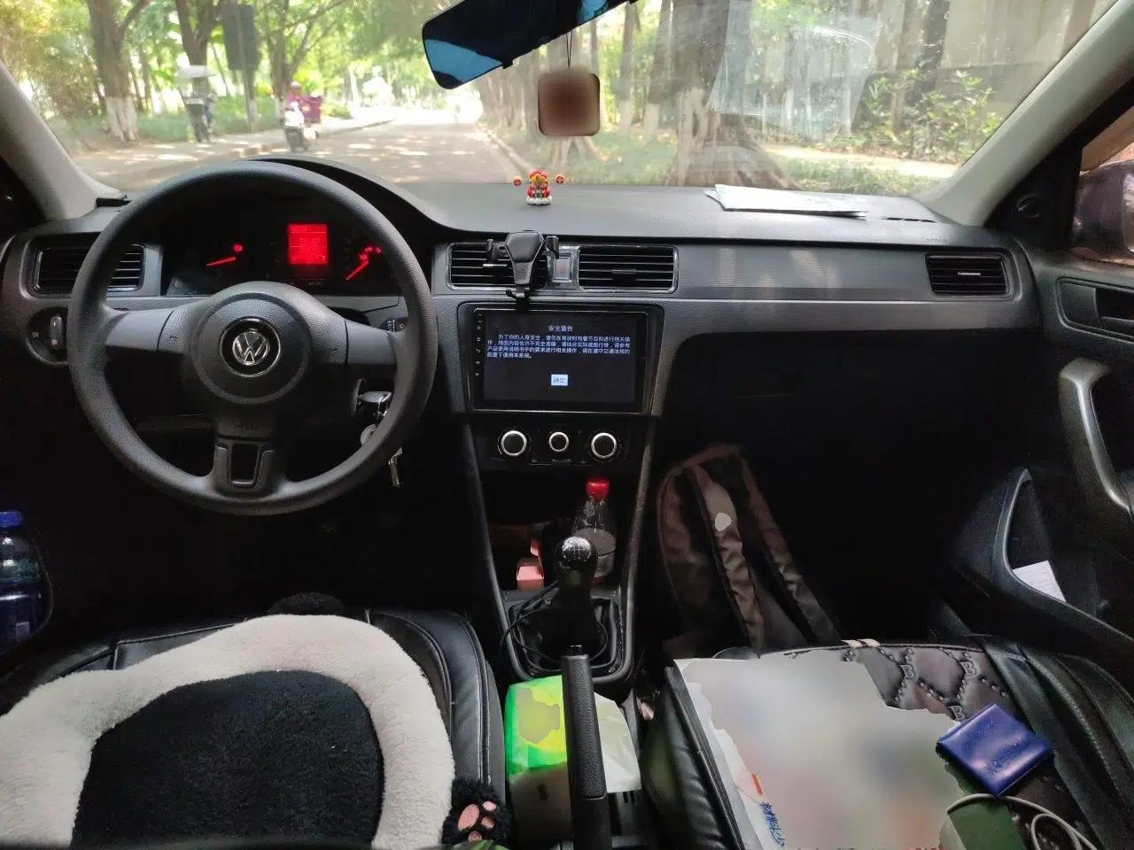 Volkswagen Santana 2015 1.6L Manual Fashion Edition — миниатюра 9