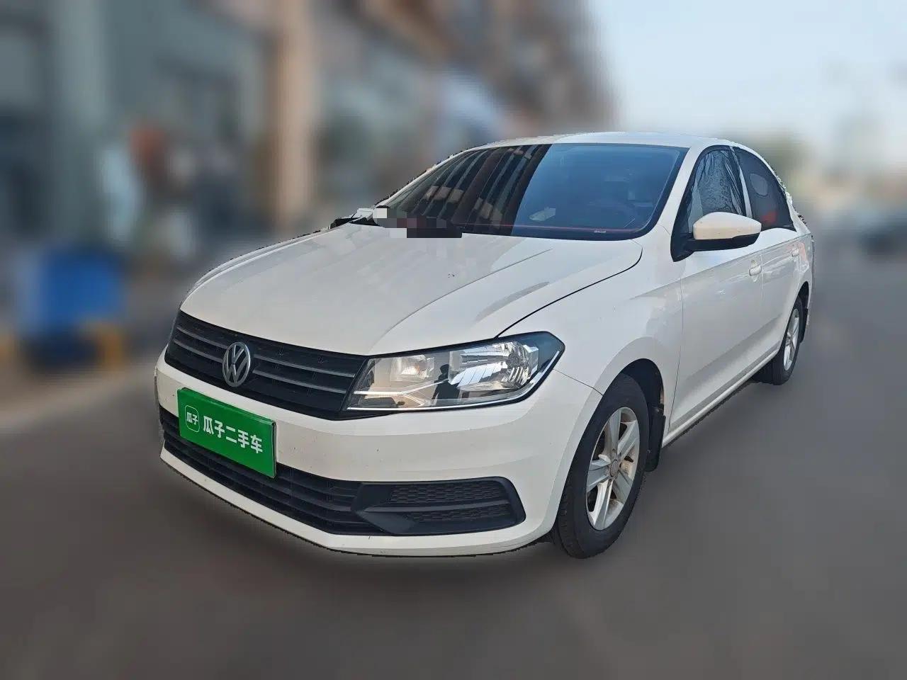 Volkswagen Santana 2016 1.4L Manual Fashion Edition — миниатюра 1