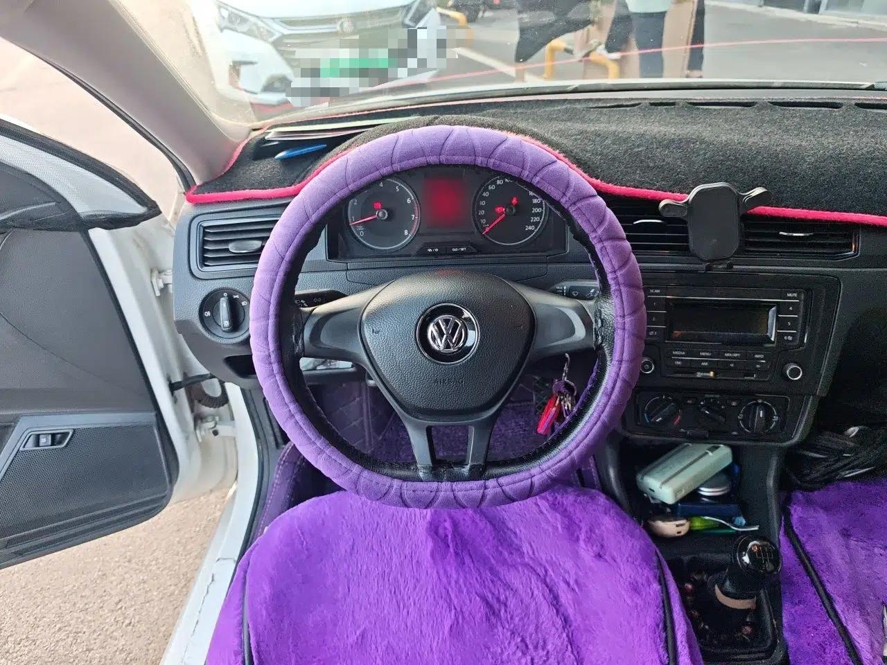 Volkswagen Santana 2016 1.4L Manual Fashion Edition — миниатюра 10