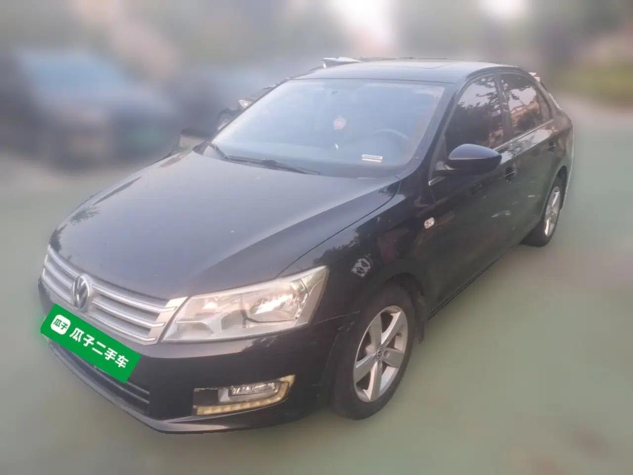 Volkswagen Santana 2013 1.6L Manual Comfort Edition — миниатюра 1
