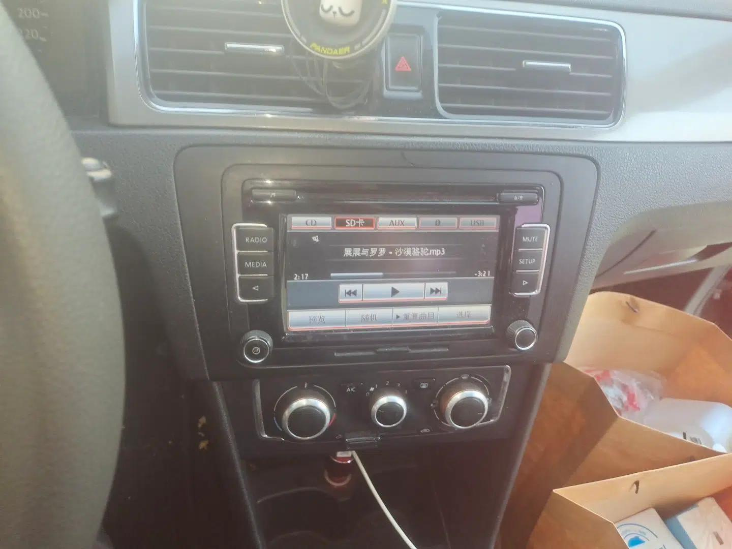 Volkswagen Santana 2013 1.6L Manual Comfort Edition — миниатюра 13