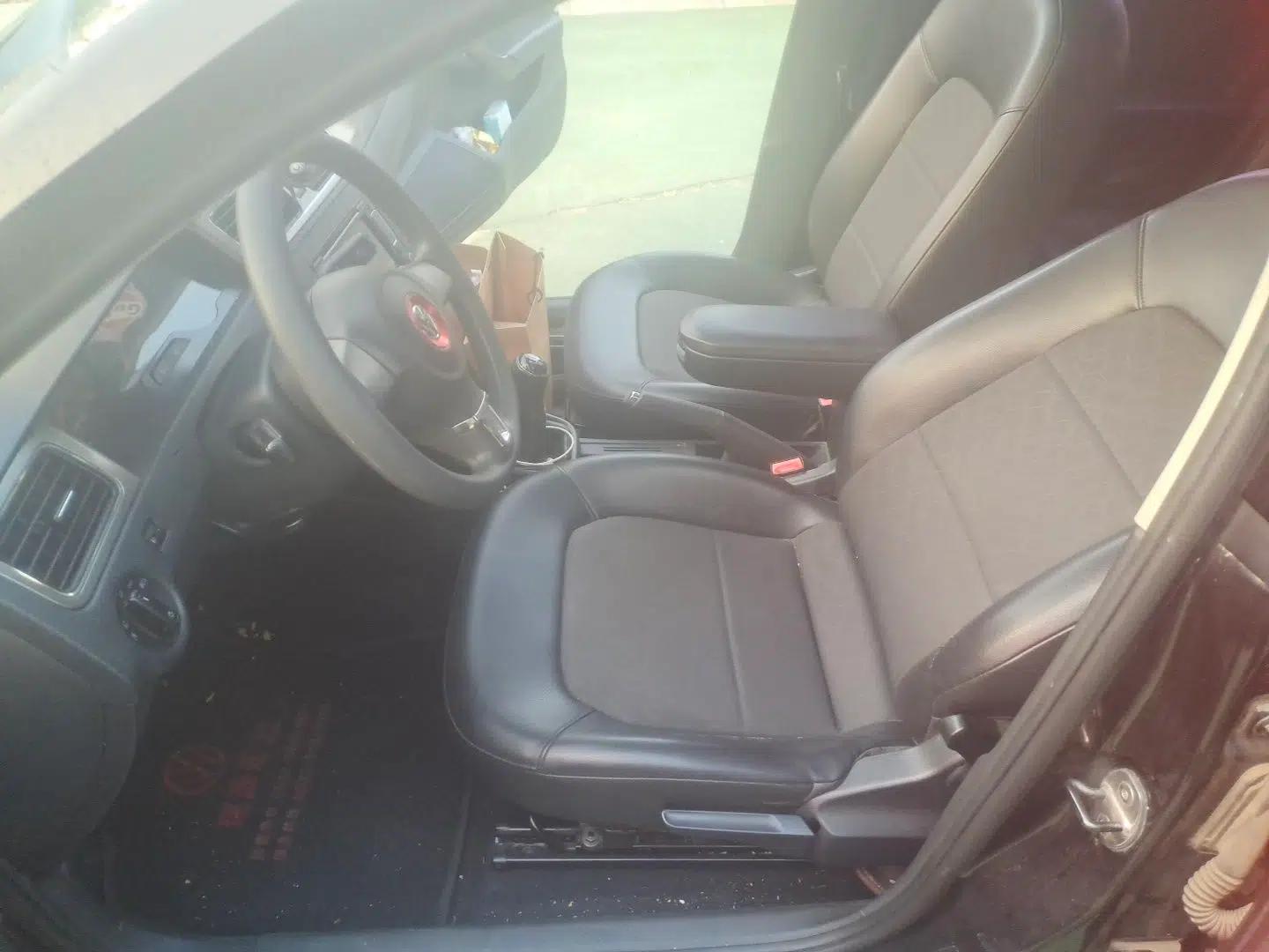 Volkswagen Santana 2013 1.6L Manual Comfort Edition — миниатюра 15