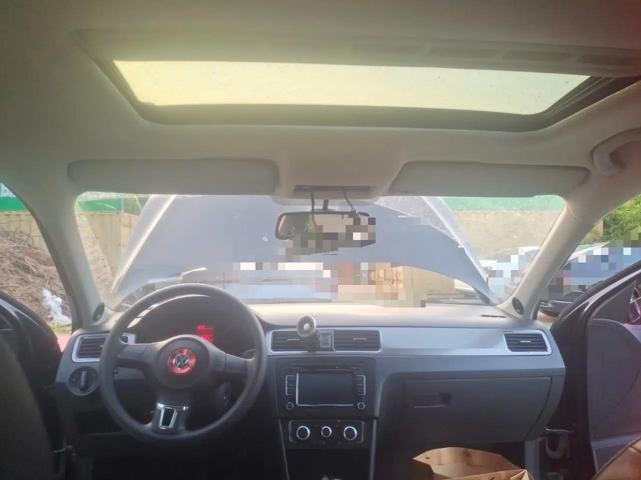 Volkswagen Santana 2013 1.6L Manual Comfort Edition — миниатюра 18
