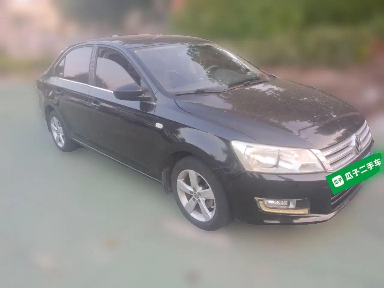 Volkswagen Santana 2013 1.6L Manual Comfort Edition — миниатюра 3