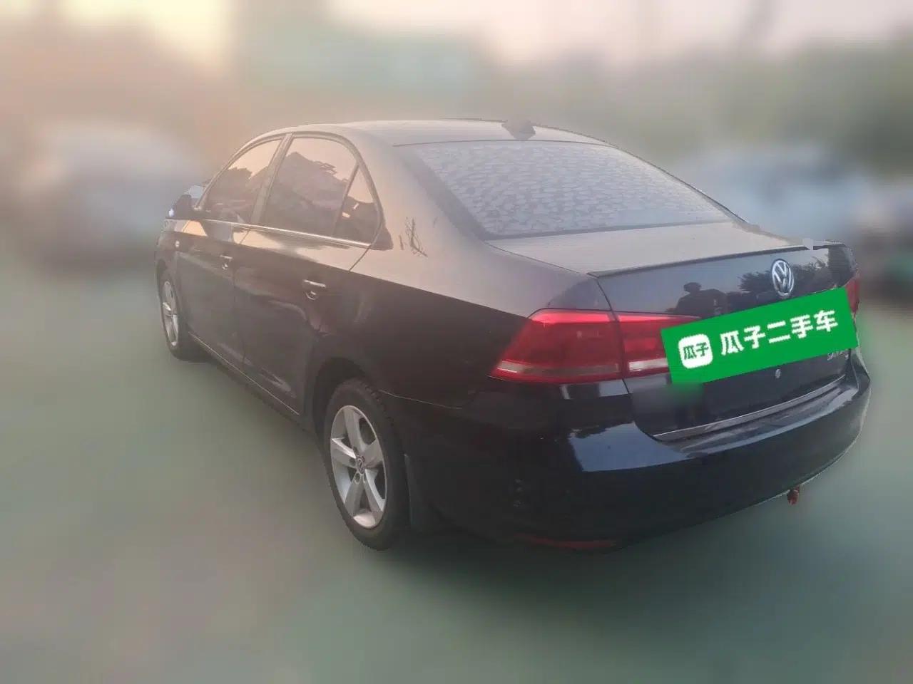 Volkswagen Santana 2013 1.6L Manual Comfort Edition — миниатюра 4