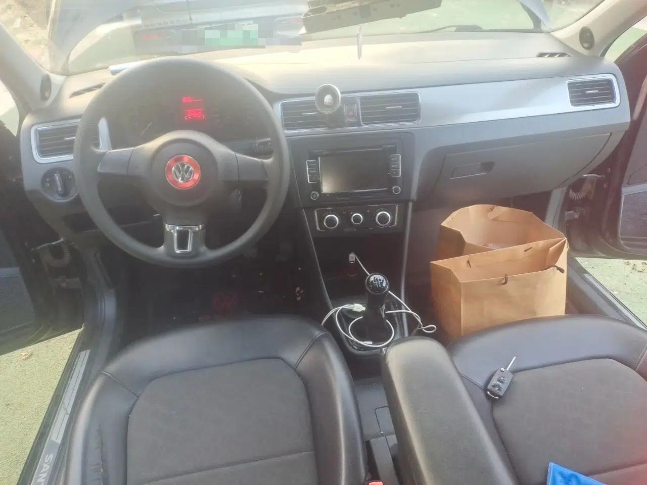 Volkswagen Santana 2013 1.6L Manual Comfort Edition — миниатюра 9