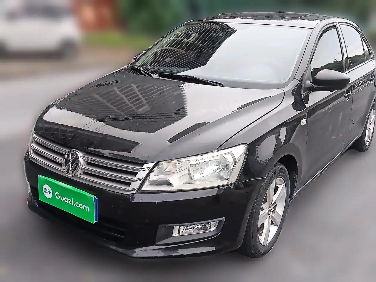 Volkswagen Santana 2013 1.6L Manual Comfort Edition — миниатюра 1