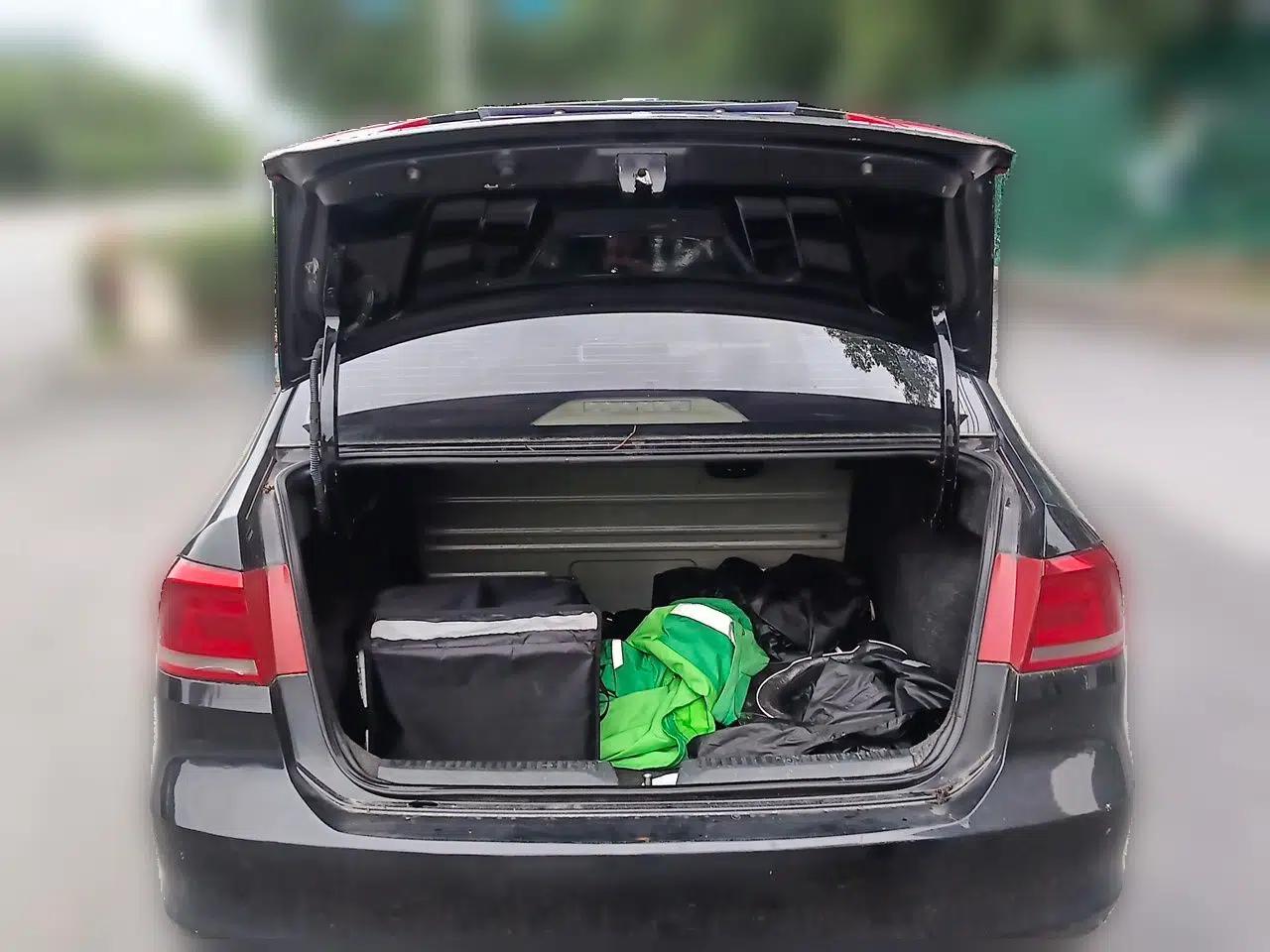 Volkswagen Santana 2013 1.6L Manual Comfort Edition — миниатюра 19