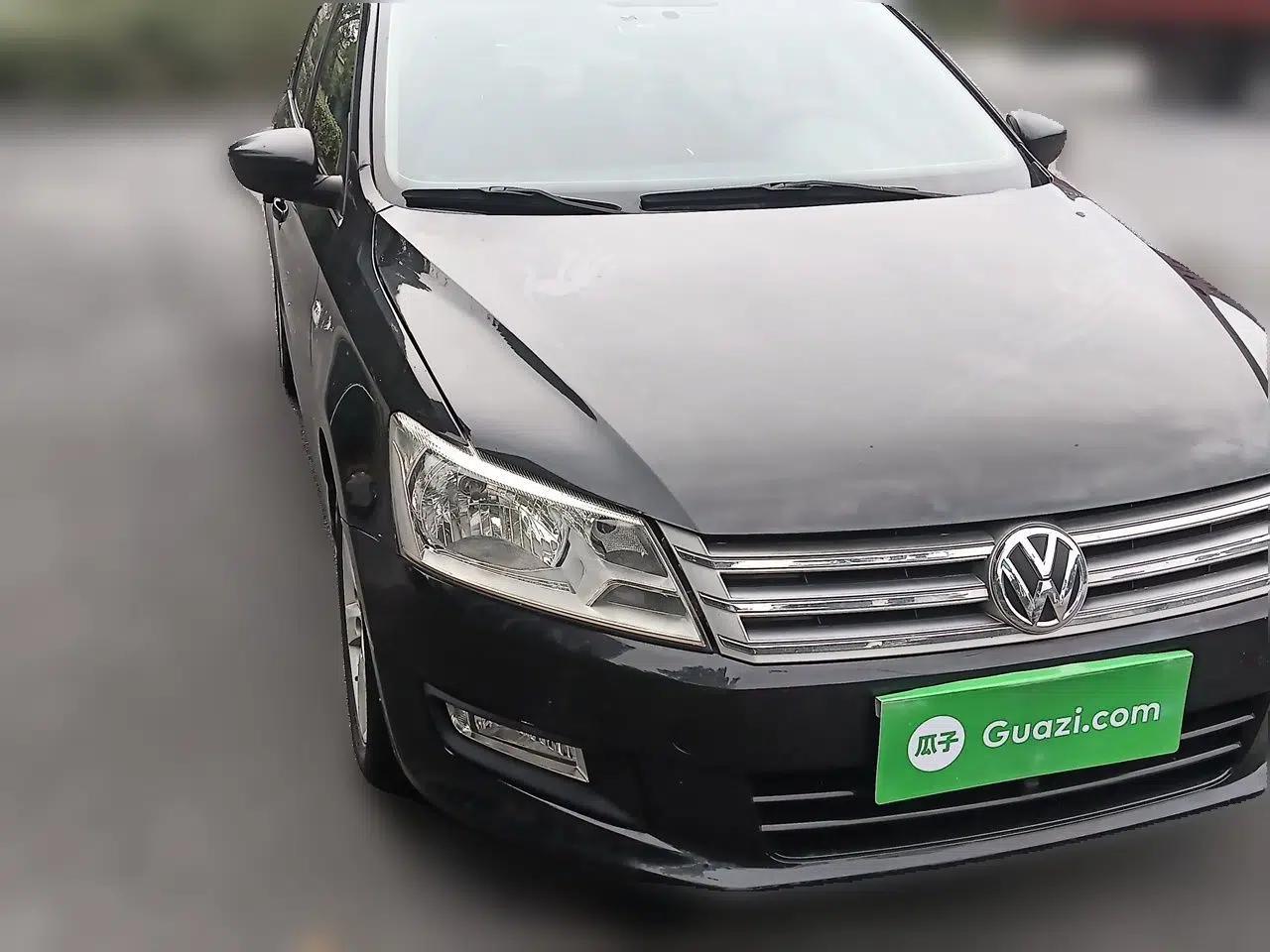Volkswagen Santana 2013 1.6L Manual Comfort Edition — миниатюра 3