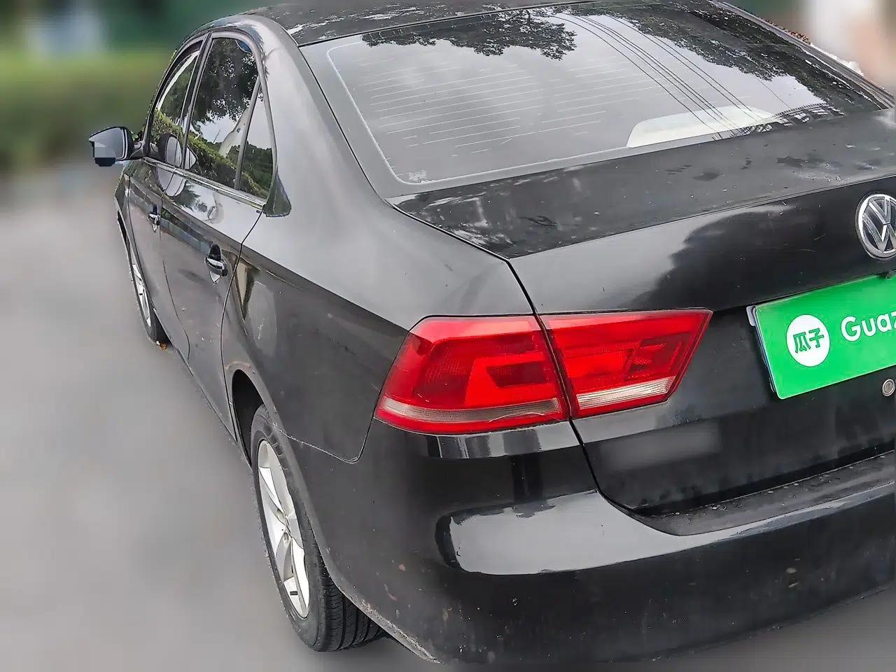 Volkswagen Santana 2013 1.6L Manual Comfort Edition — миниатюра 4