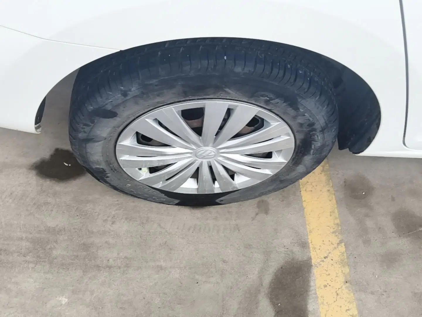 Volkswagen Santana 2016 1.6L Manual Fashion Edition — миниатюра 11