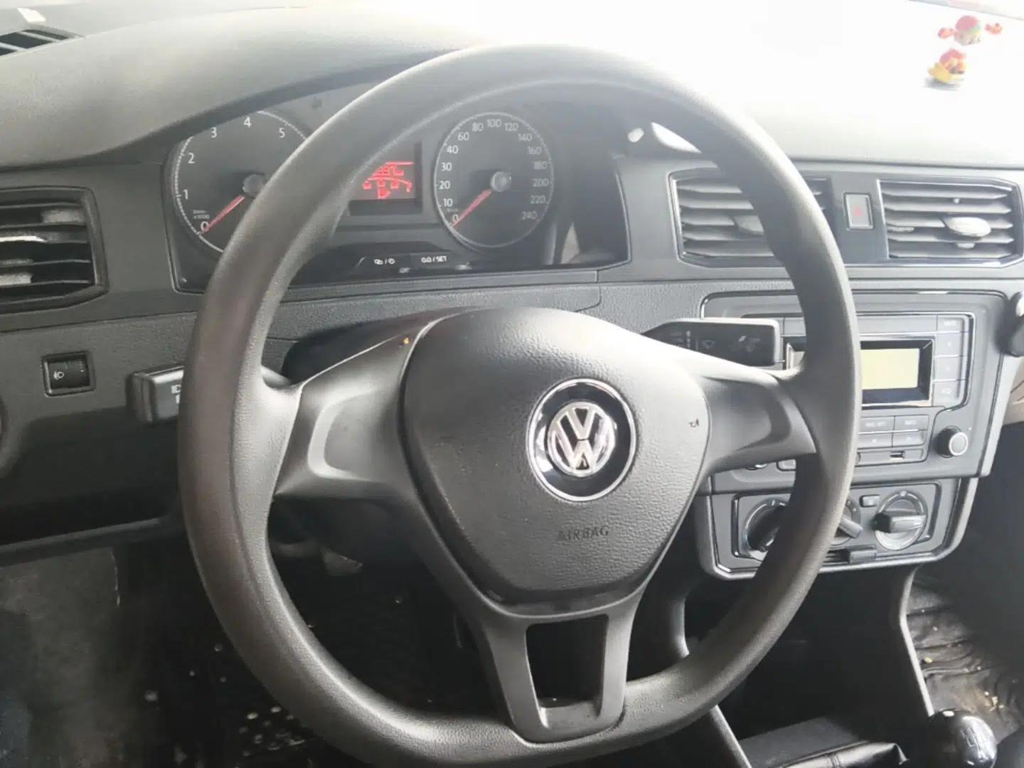 Volkswagen Santana 2016 1.6L Manual Fashion Edition — миниатюра 18
