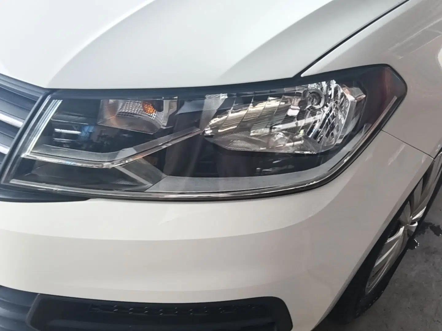 Volkswagen Santana 2016 1.6L Manual Fashion Edition — миниатюра 8
