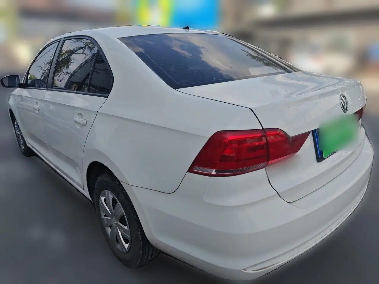 Volkswagen Santana 2016 1.6L Manual Fashion Edition — миниатюра 4