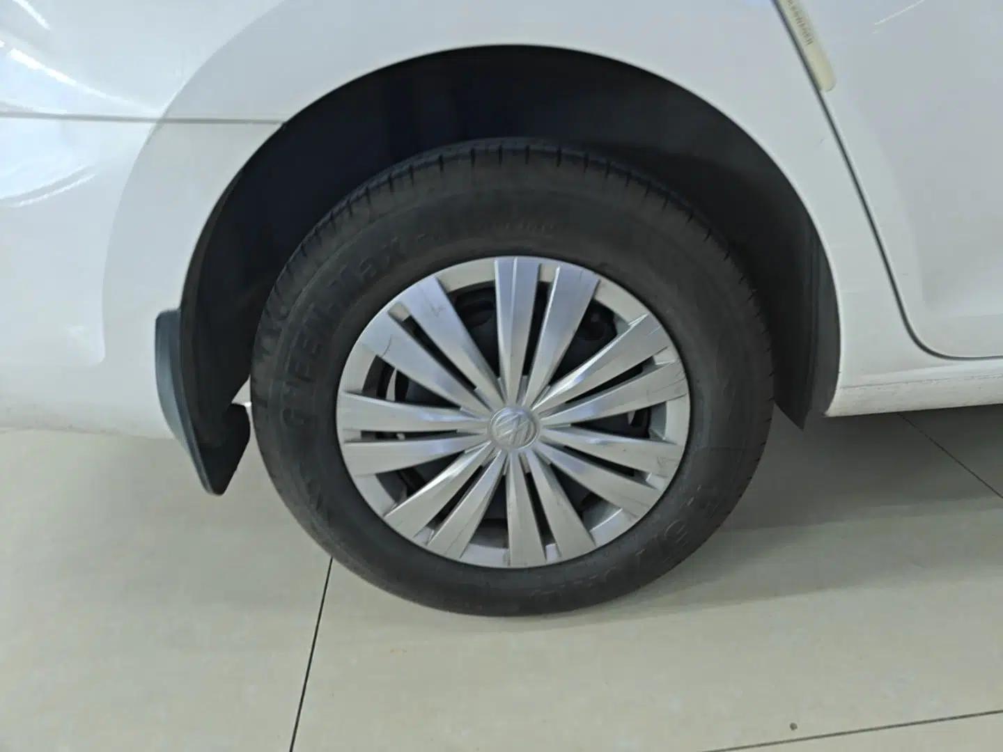 Volkswagen Santana 2021 1.5L Automatic Fashion Edition — миниатюра 11