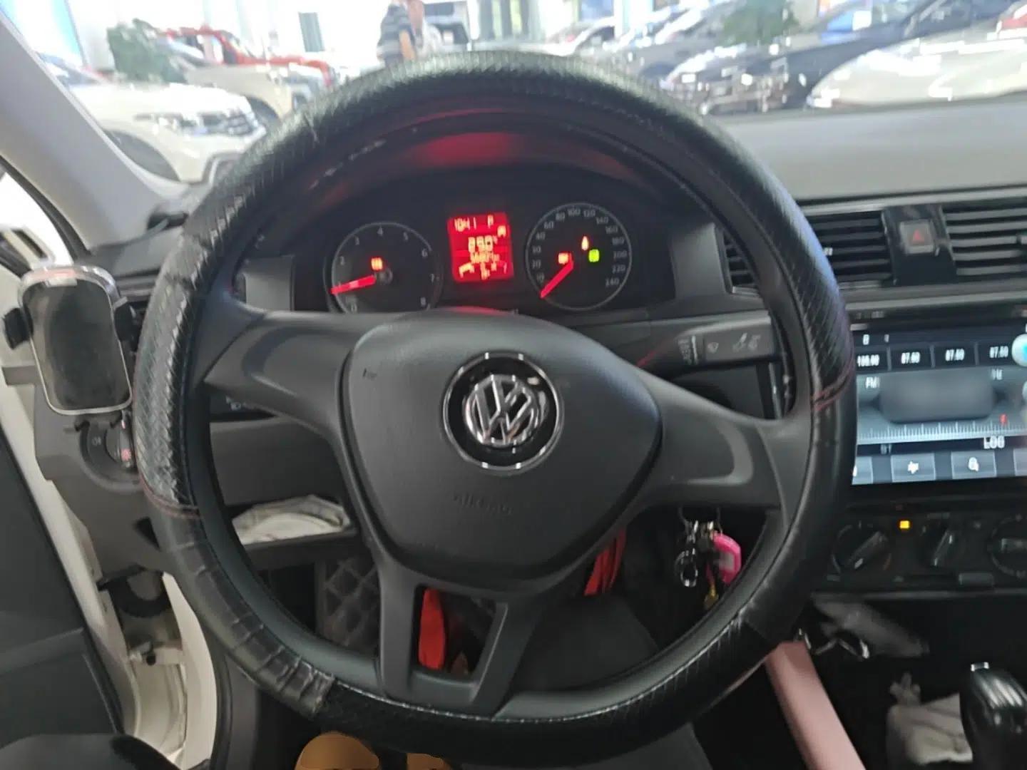 Volkswagen Santana 2021 1.5L Automatic Fashion Edition — миниатюра 13