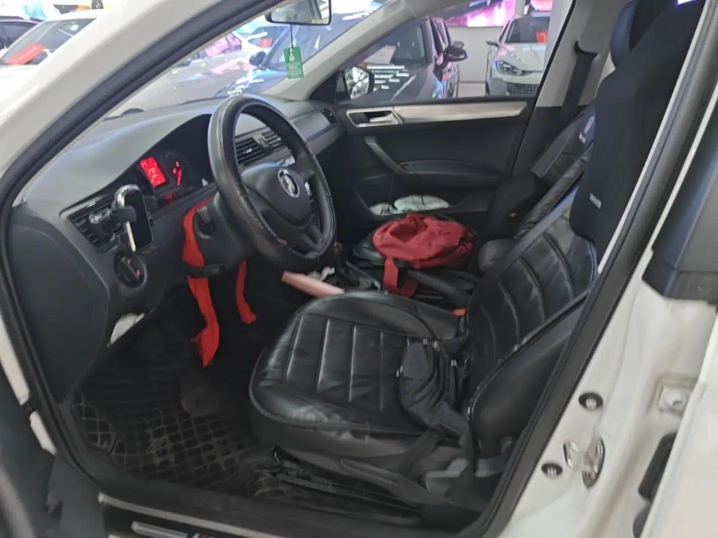 Volkswagen Santana 2021 1.5L Automatic Fashion Edition — миниатюра 17