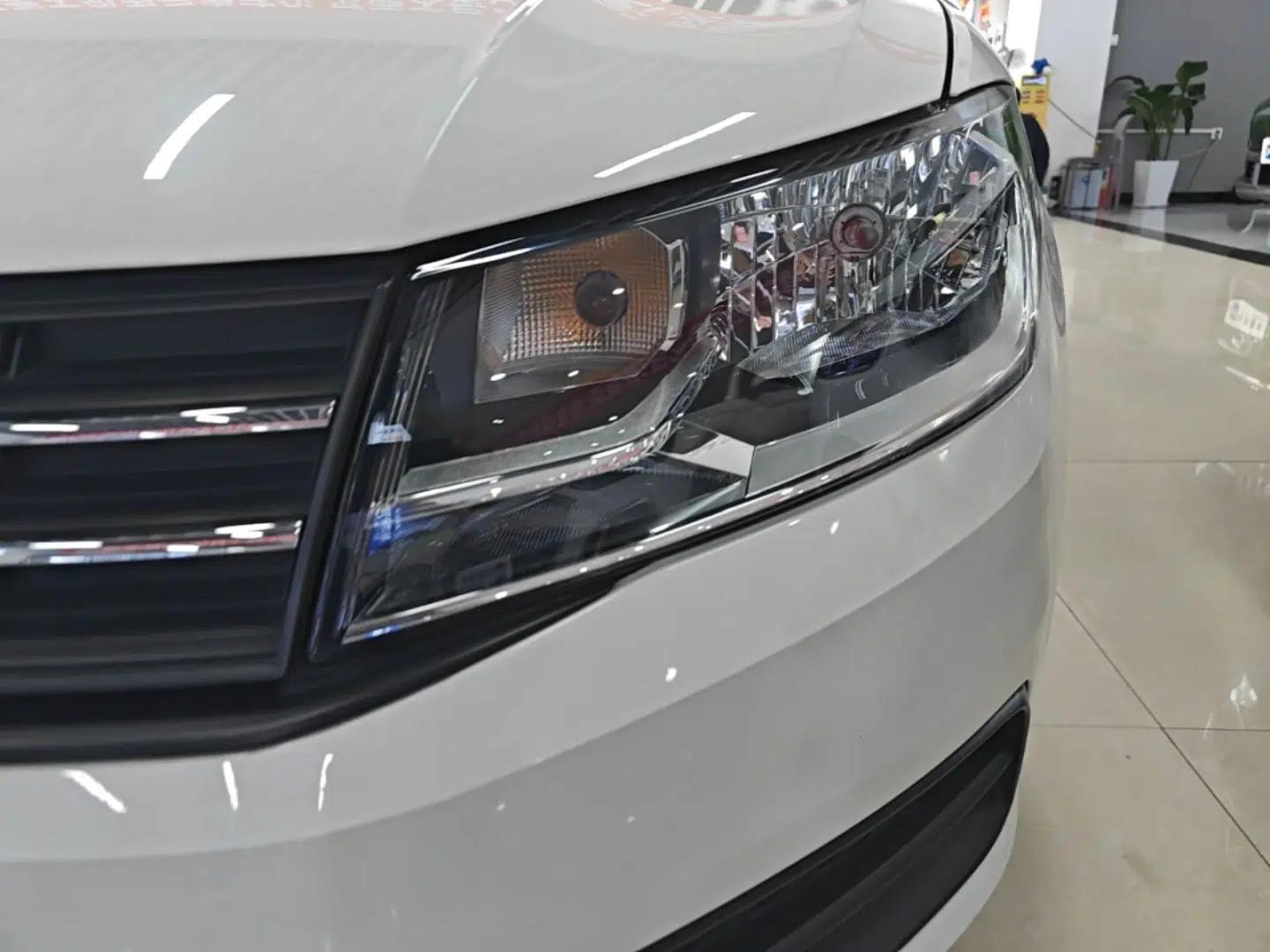 Volkswagen Santana 2021 1.5L Automatic Fashion Edition — миниатюра 8
