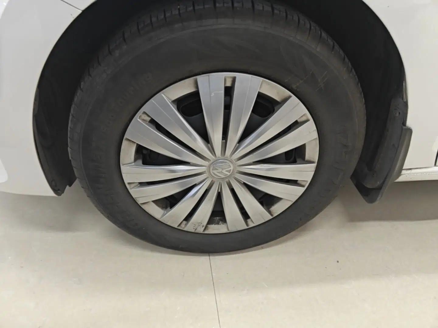 Volkswagen Santana 2021 1.5L Automatic Fashion Edition — миниатюра 10