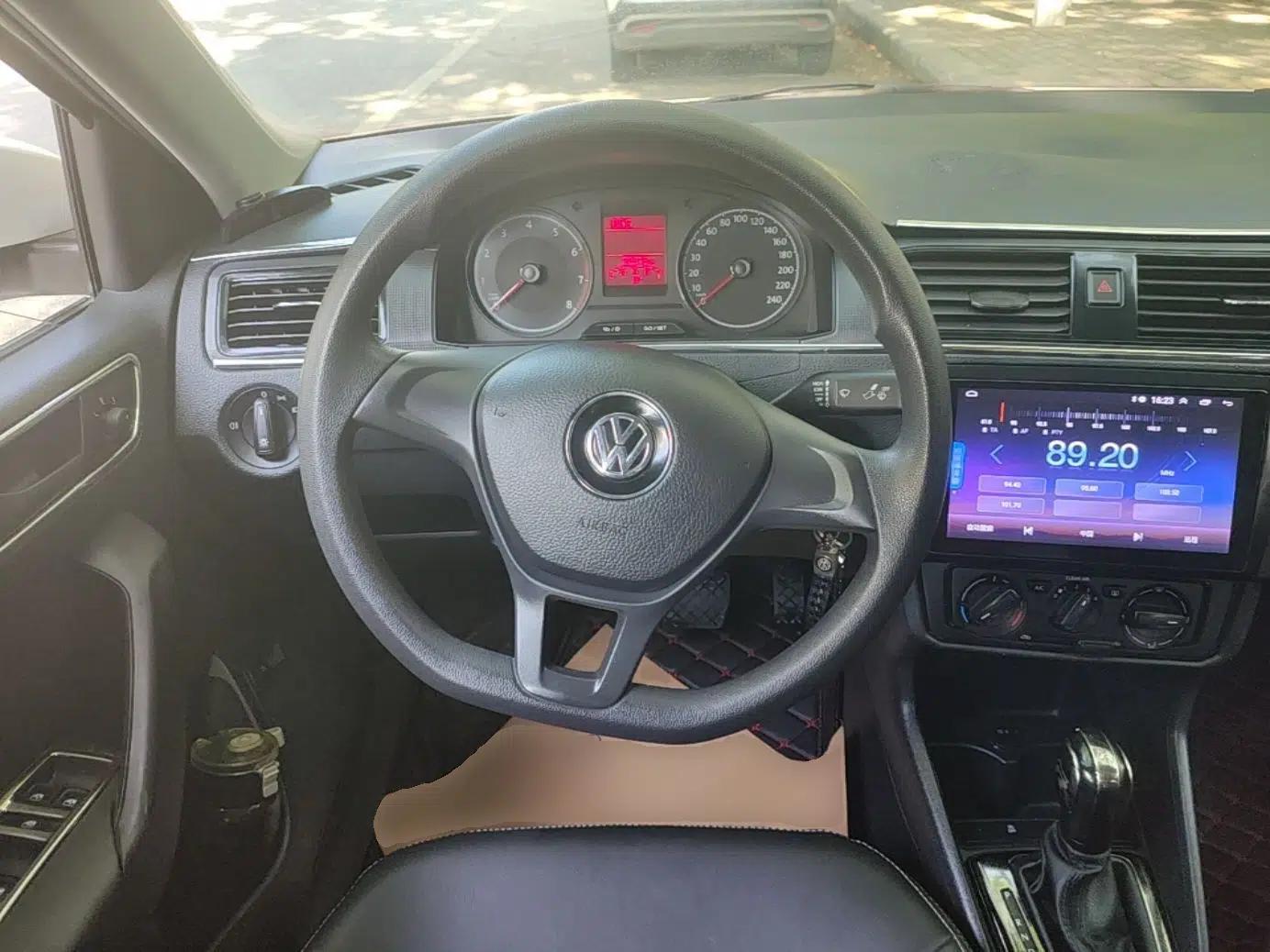Volkswagen Santana 2021 1.5L Automatic Fashion Edition — миниатюра 13