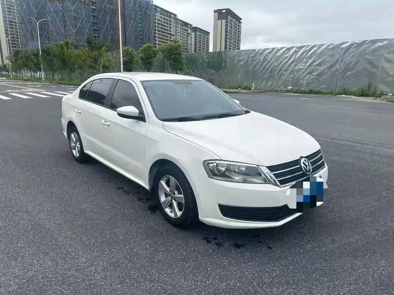 2017 Volkswagen Lavida 1.6L Automatic Comfort Edition — миниатюра 3
