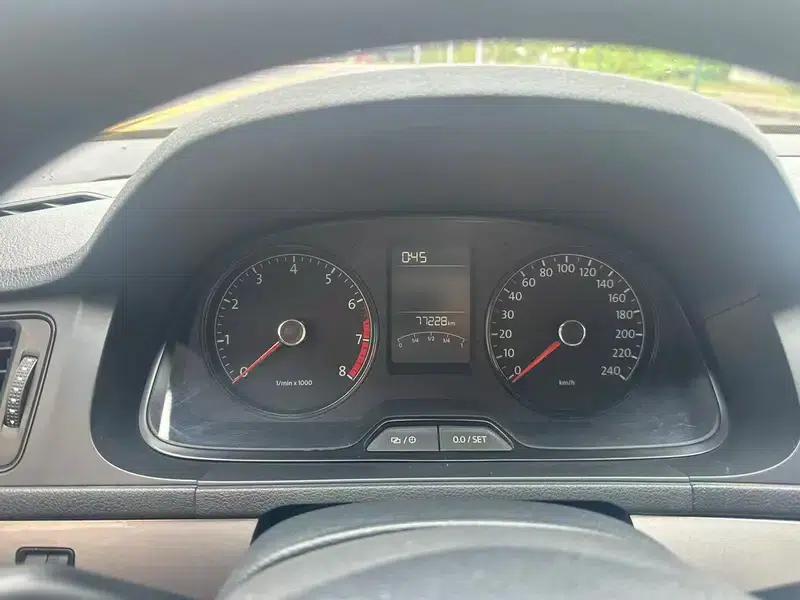 2017 Volkswagen Lavida 1.6L Automatic Comfort Edition — миниатюра 8