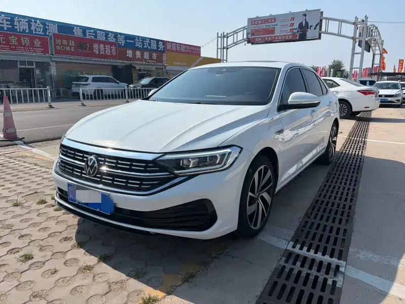 2025 Volkswagen Sagitar Facelift 300TSI DSG Super Edition — миниатюра 1