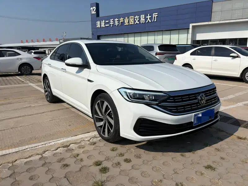 2025 Volkswagen Sagitar Facelift 300TSI DSG Super Edition — миниатюра 3