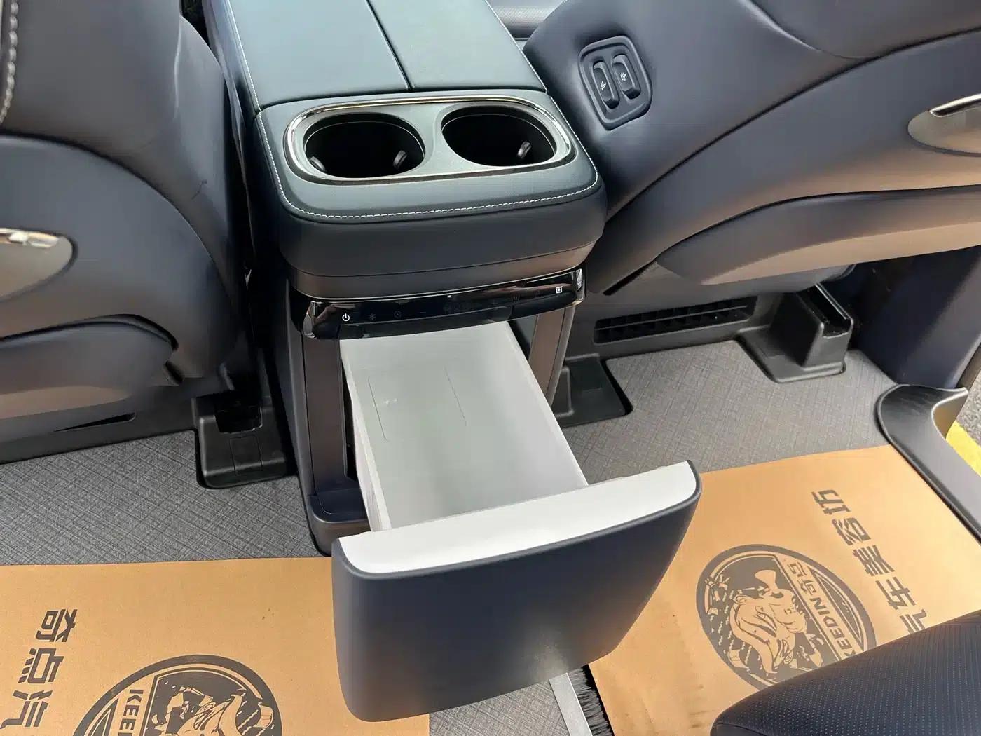 Trumpchi Aspiration M8 2025 Qiankun Series Ultra First Class — миниатюра 15