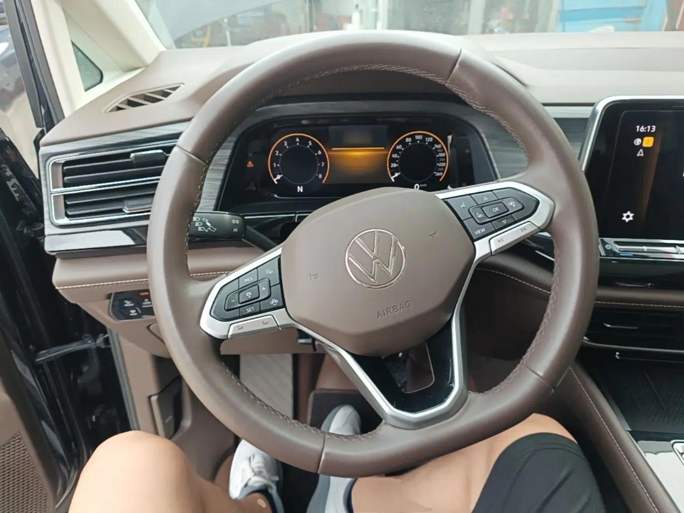 Volkswagen Viloran 2023 Facelift 330TSI Luxury Edition — миниатюра 13